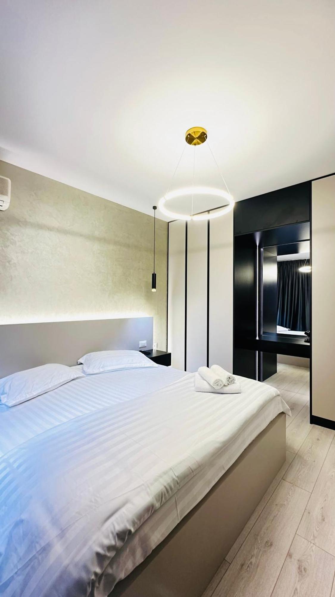 Luxurious Central Stay - Self Check-In Тирана Экстерьер фото