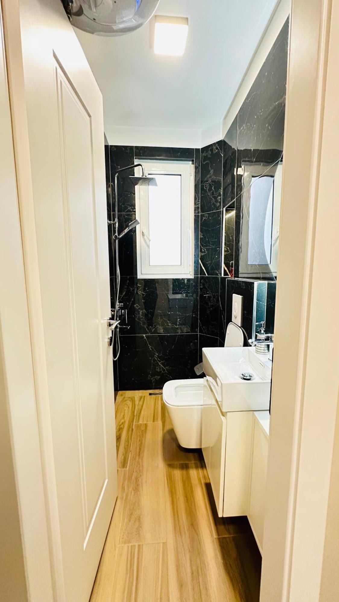 Luxurious Central Stay - Self Check-In Тирана Экстерьер фото