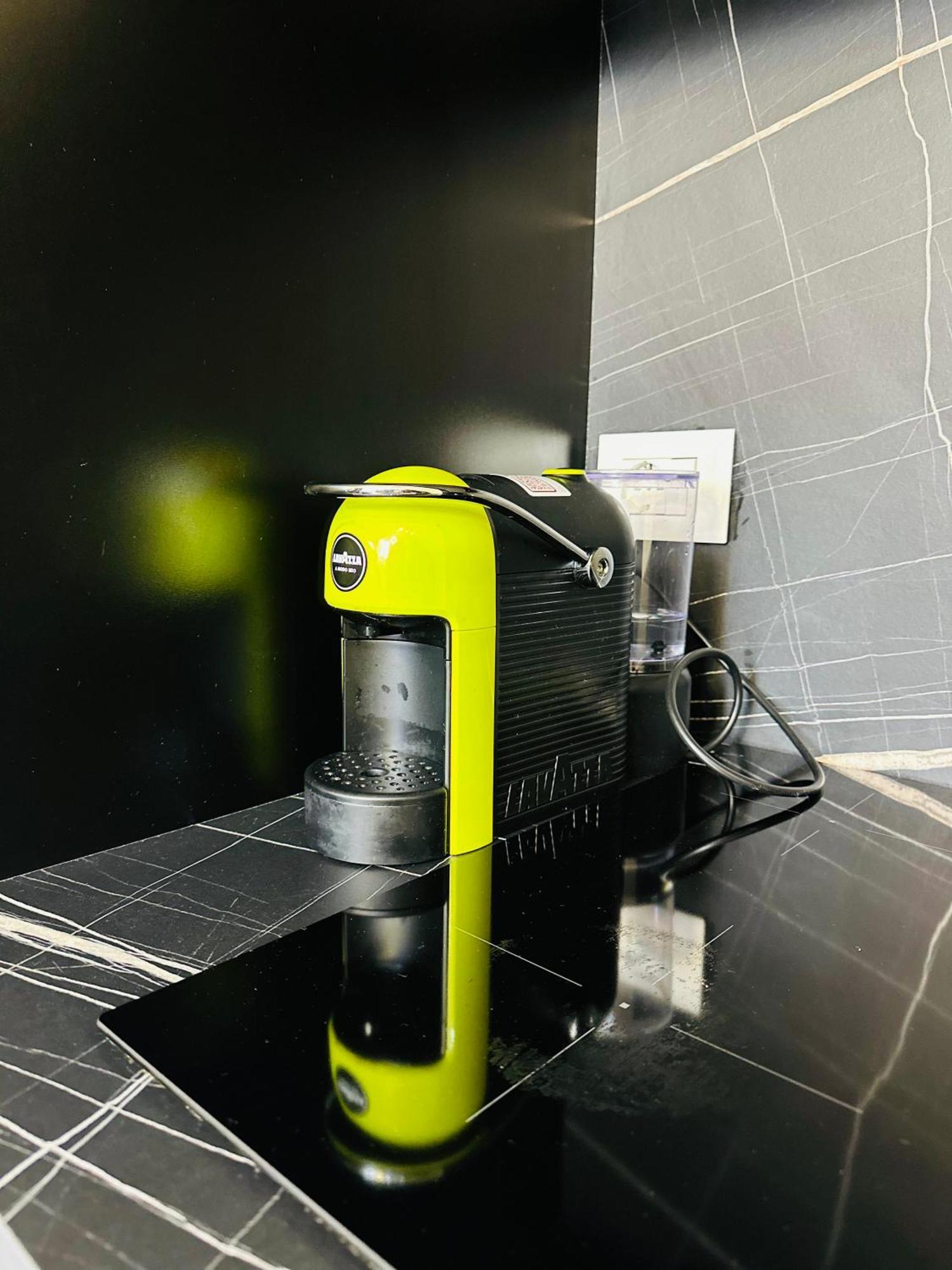 Luxurious Central Stay - Self Check-In Тирана Экстерьер фото