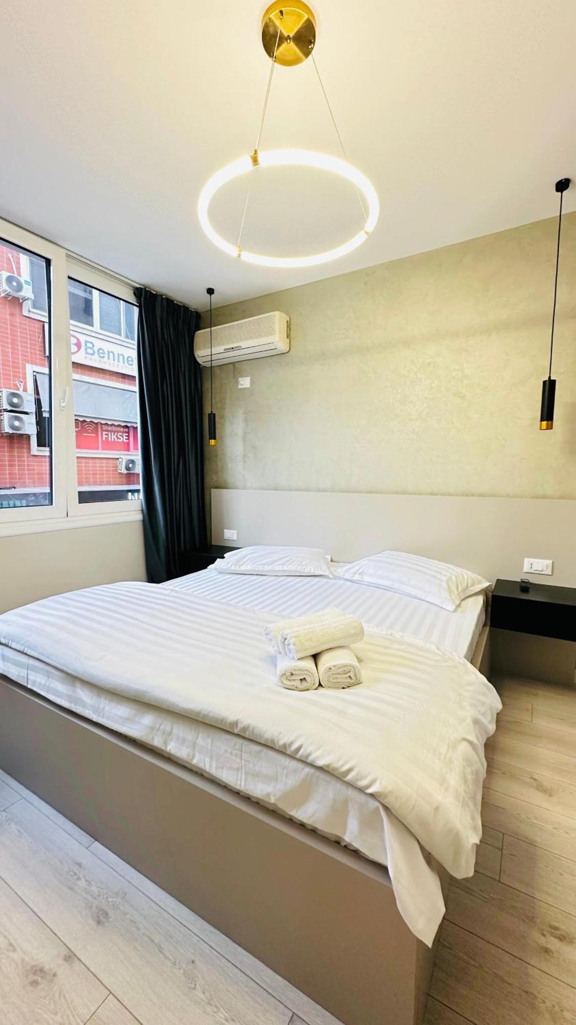 Luxurious Central Stay - Self Check-In Тирана Экстерьер фото