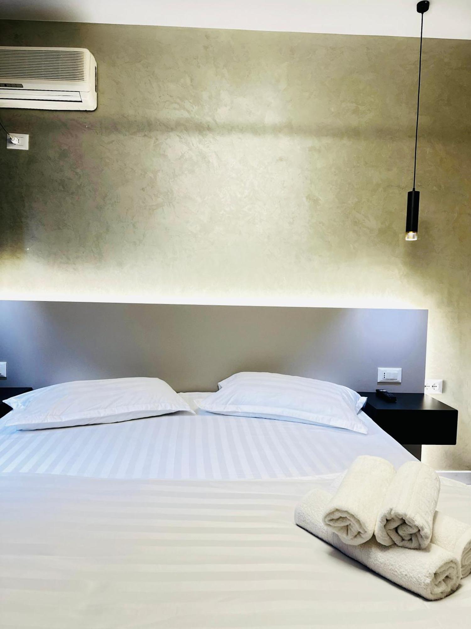 Luxurious Central Stay - Self Check-In Тирана Экстерьер фото